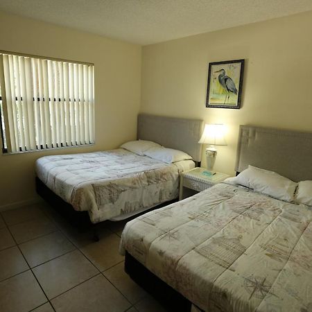 4330 Shorewalk Lakeview Condo Close To Img And Beach برادنتون المظهر الخارجي الصورة
