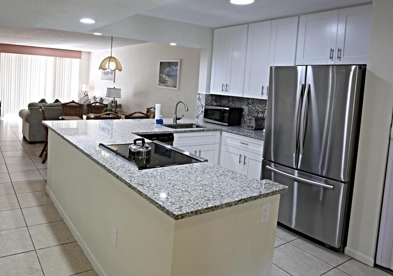 4330 Shorewalk Lakeview Condo Close To Img And Beach برادنتون المظهر الخارجي الصورة