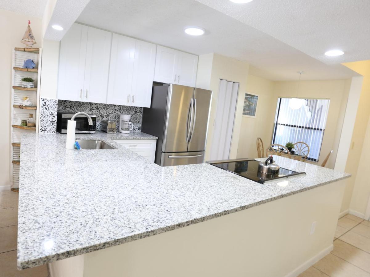 4330 Shorewalk Lakeview Condo Close To Img And Beach برادنتون المظهر الخارجي الصورة