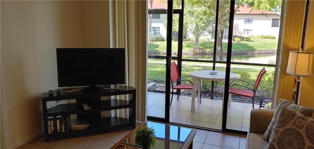 4330 Shorewalk Lakeview Condo Close To Img And Beach برادنتون المظهر الخارجي الصورة